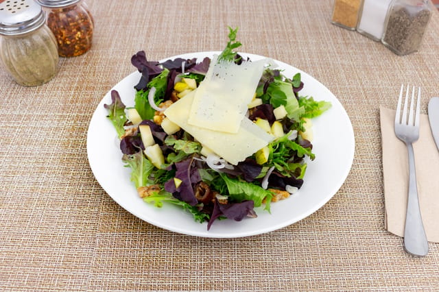 D's Signature Salad.